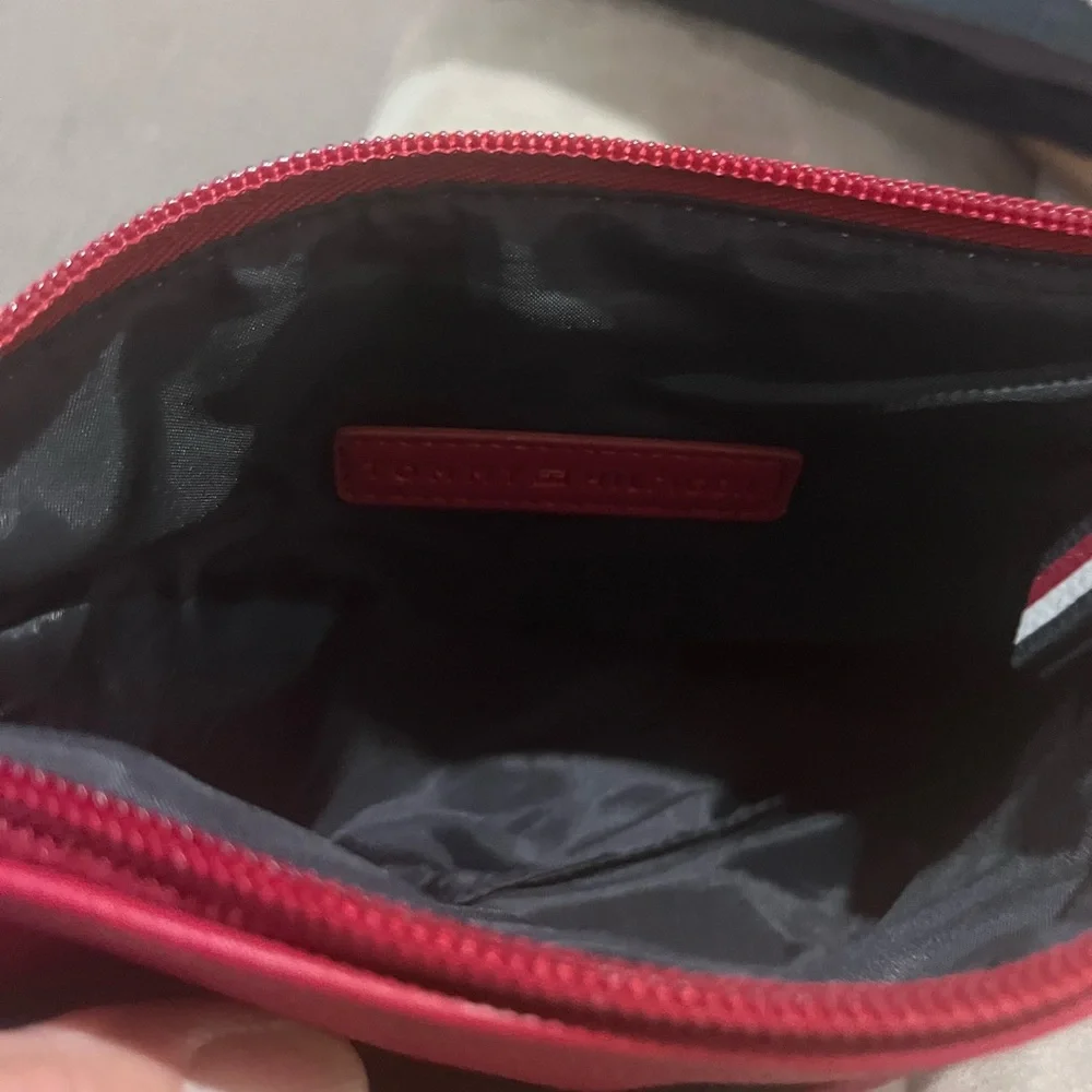 Tommy Hilfiger details zipper